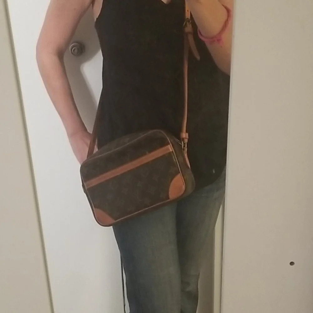 Louis Vuitton Monogram Trocadero Crossbody Bag - Picture 10 of 16